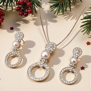 Elegant Gold and Silver Necklace Set